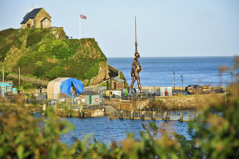 Damien Hirst's controversial statue of a naked, pregnant woman wielding a sword, on Ilfracombe seafront. ... Damien Hirst's Verity statue ... 17-10-2012 ... Ilfracombe ... UK ... Photo credit should read: Ben Birchall/PA Archive. Unique Reference No. 14905094 ... Picture date: Wednesday October 17, 2012. The 20 metre (66ft) bronze monument, titled 'Verity' has been given on a 20-year loan by the artist to the coastal town of Ilfracombe in north Devon. Photo credit should read: Ben Birchall/PA Wire