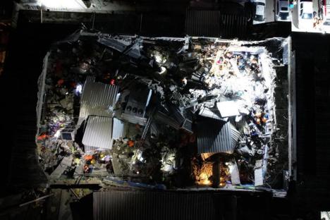 At least 12 dead & survivors trapped under rubble as ceiling collapses at nightclub during concert in Dominican Republic
