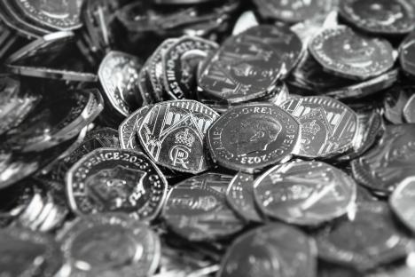 Exact tiny ‘mark’ missing from rare 50p coin sold for 150 times its value & what it means if you have one