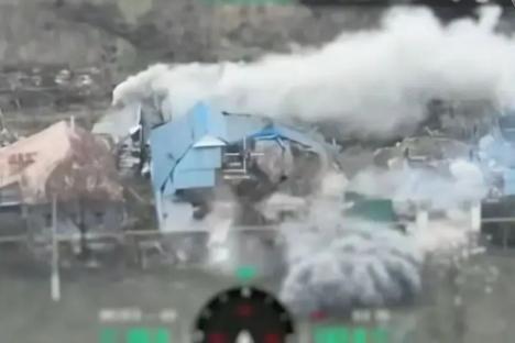 Watch first-person-footage of Ukrainian hunter drones tracking down and eliminating Russian troops in border blitz