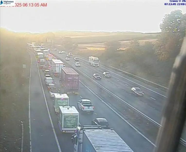 M62 shuts during early-morning rush hour as ‘serious crash’ grinds traffic to a halt